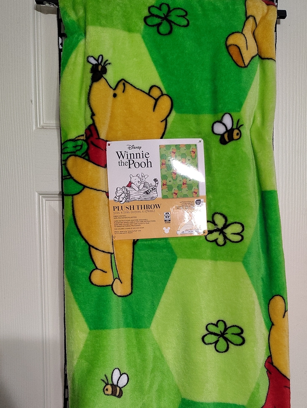 🧸 Disney Winnie the Pooh Plush Throw Blanket – Super Soft & Cozy 🍯